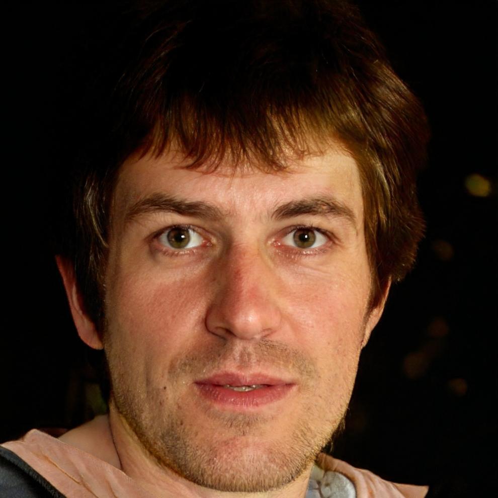 Portrait de Théo Marchand, formateur en gestion budgétaire
